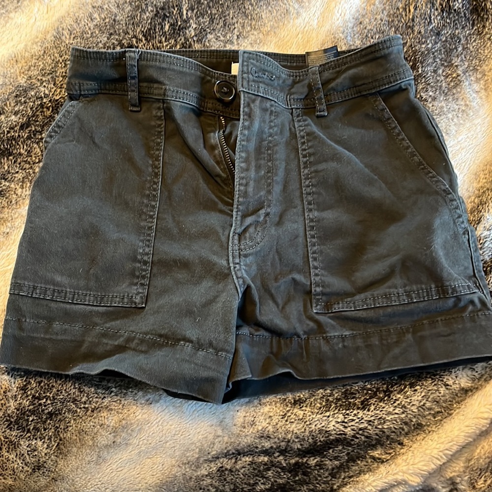H&M short. Size 4. Dark grey.